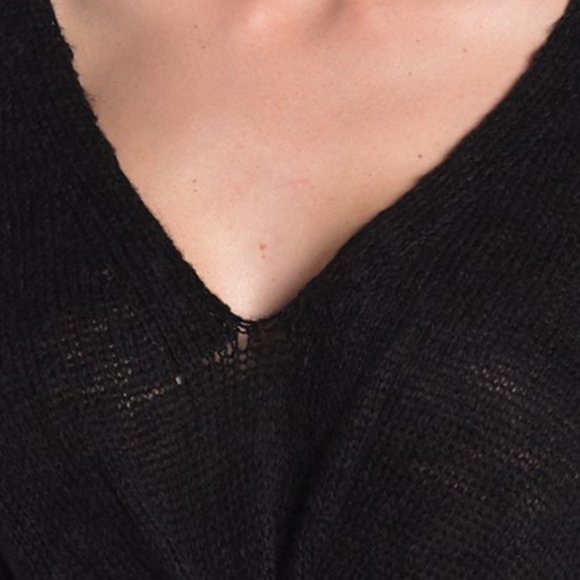 NWOT BCBGeneration Twist Hem V-Neck Sweater - Picture 5 of 6